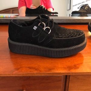 Tuk Black Suede Leather